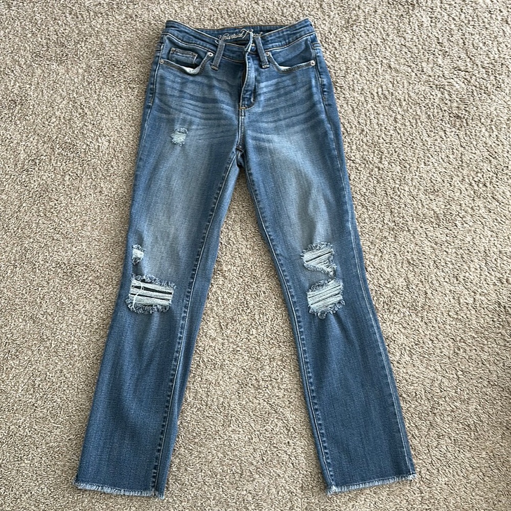 Universal Threads Women’s High Rise Straight Crop Jeans